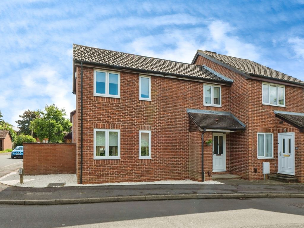 3 bed semidetached house for sale in Brunel Road, Southampton SO15, £