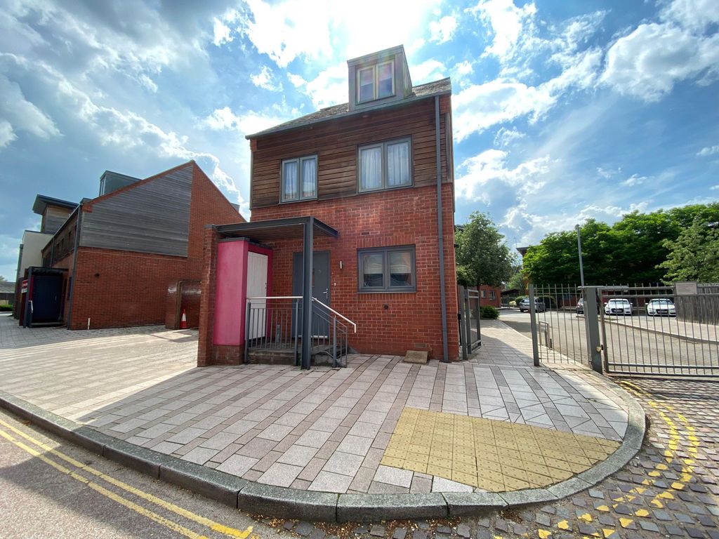 3 bed detached house to rent in Basin Road, Worcester WR5 Zoopla