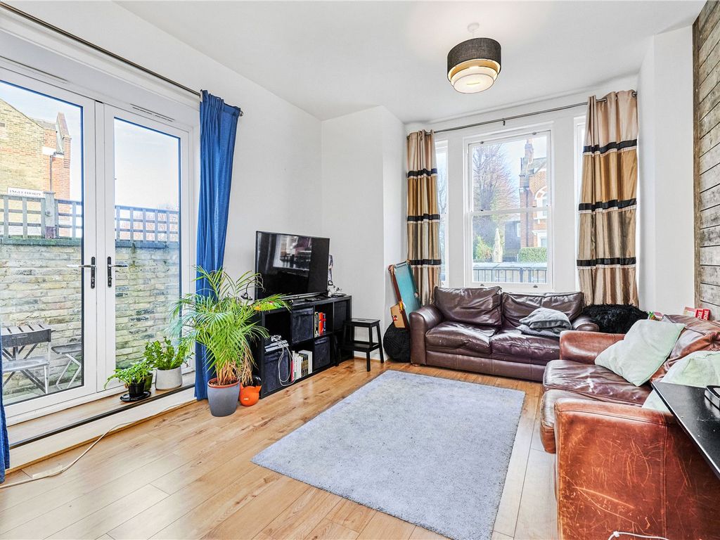 2 bed flat to rent in Fulham Palace Road, London SW6 Zoopla