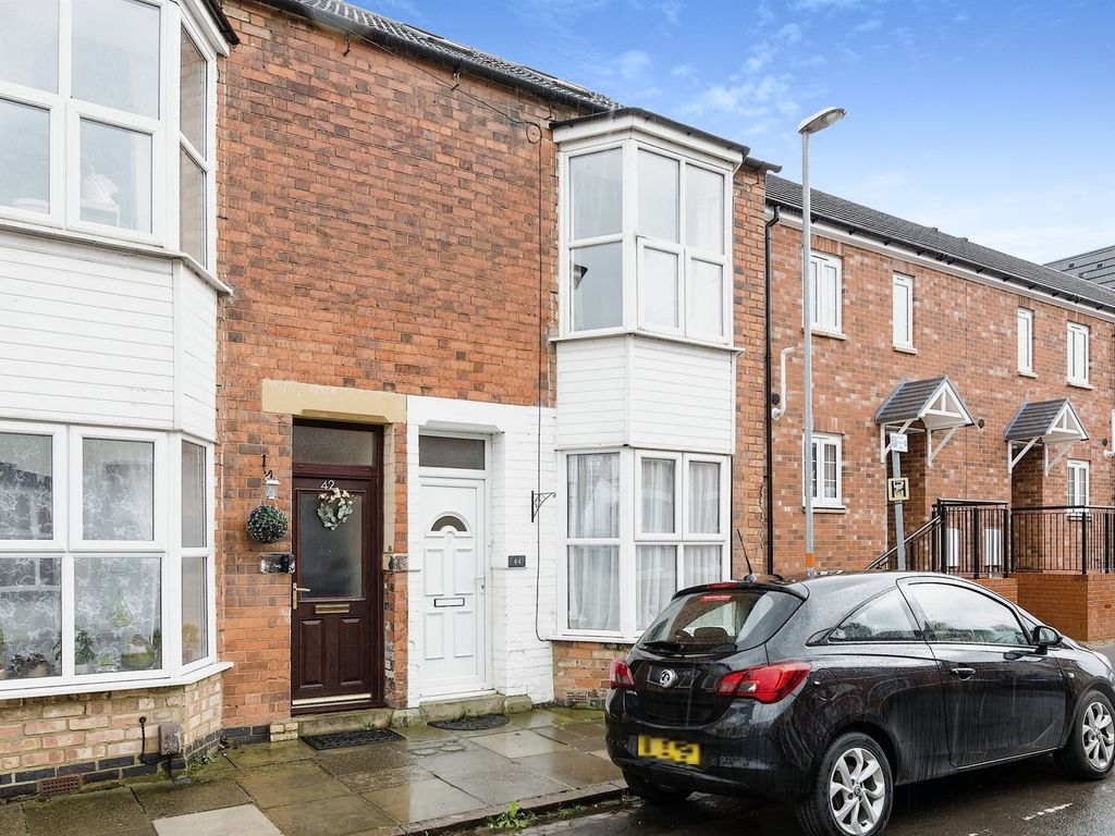 3 bed end terrace house for sale in Spencer Street, Northampton NN5