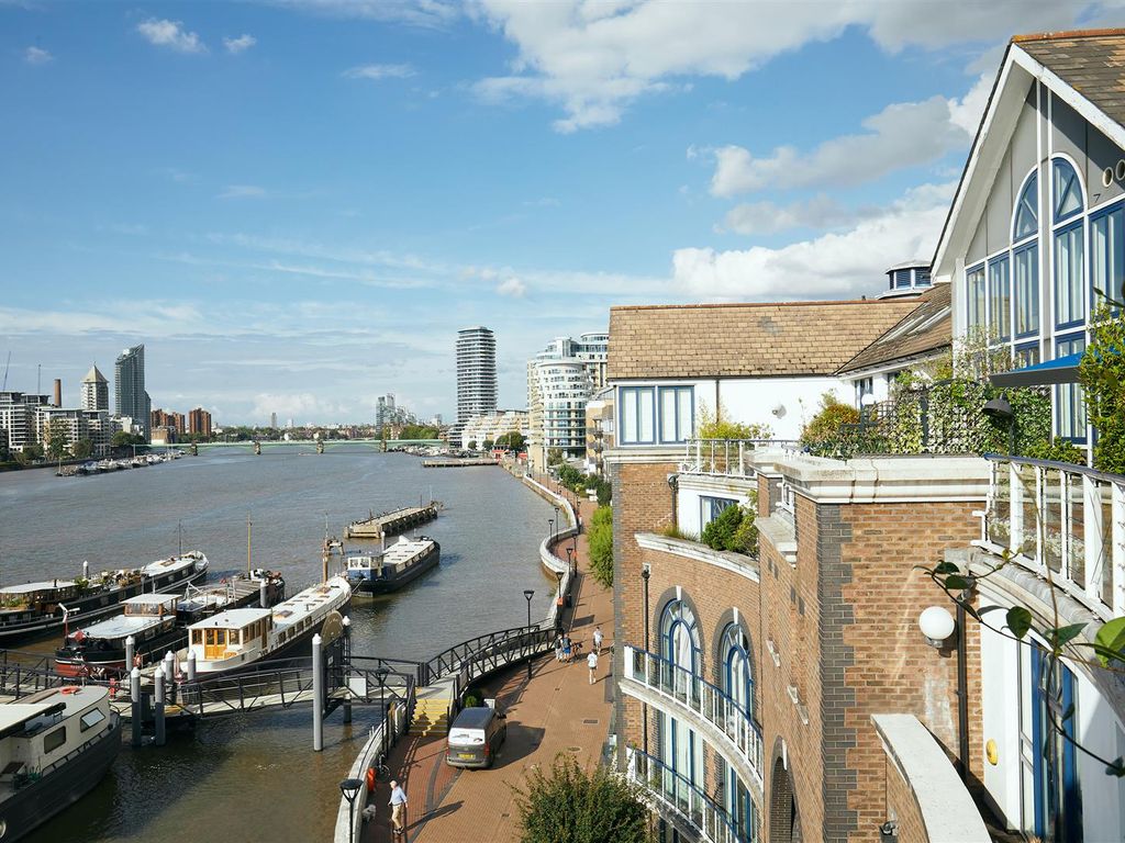 Clove Hitch Quay, Battersea SW11  