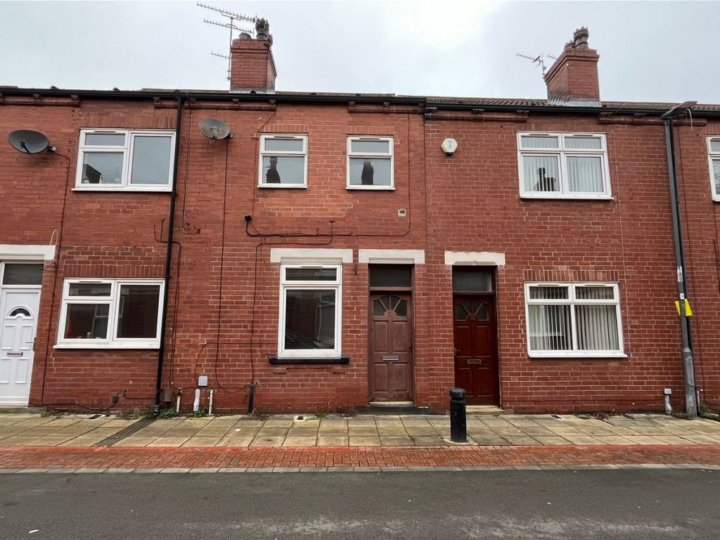3 bed terraced house for sale in Glebe Street, Castleford WF10, £