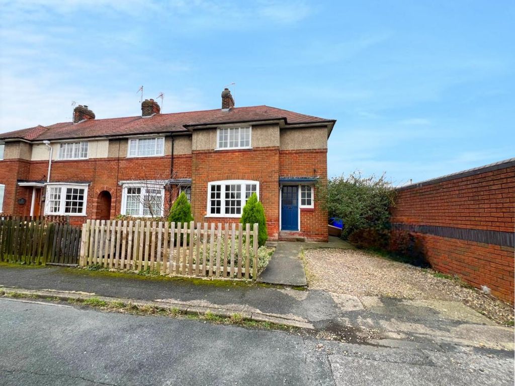 3 bed end terrace house for sale in Norwood Far Grove, Beverley HU17, £