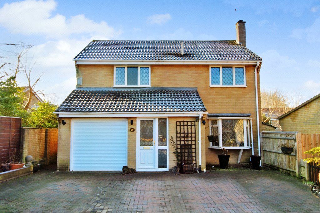 4 bed detached house for sale in Chudleigh, Freshbrook, Swindon SN5