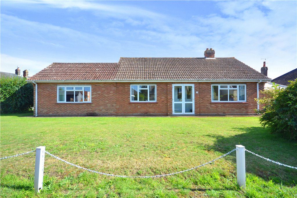 3 bed bungalow for sale in Grimston Lane, Trimley St. Martin