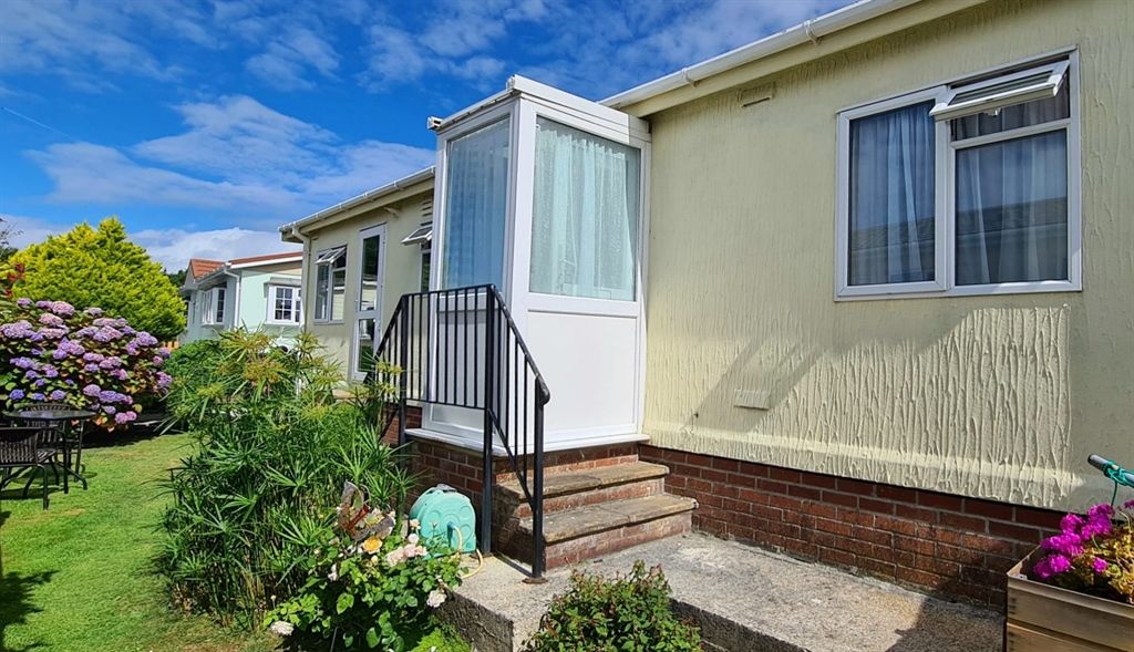 2 bed mobile/park home for sale in Eastern Green Park Three, Eastern