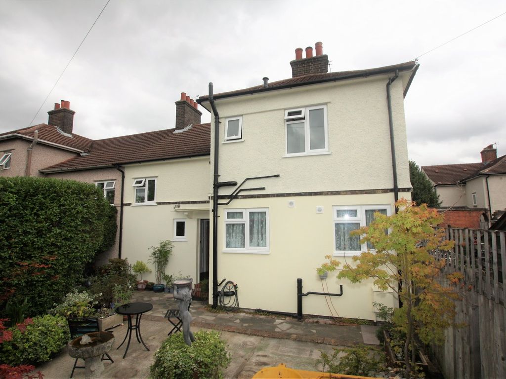 Camomile Avenue, Mitcham CR4  