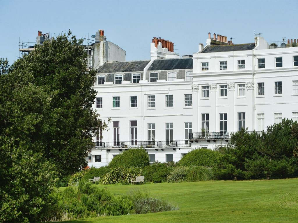 1 bed flat for sale in Lewes Crescent, Brighton BN2, £425,000 Zoopla