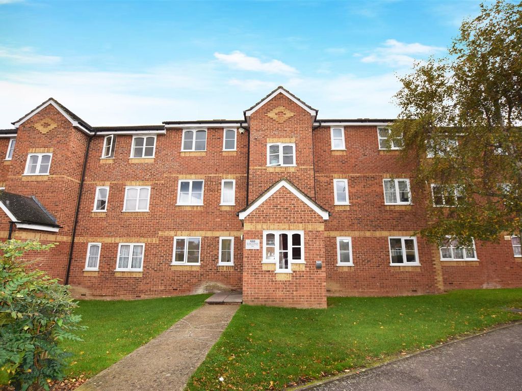 1 bed flat to rent in Redford Close, Feltham TW13 Zoopla