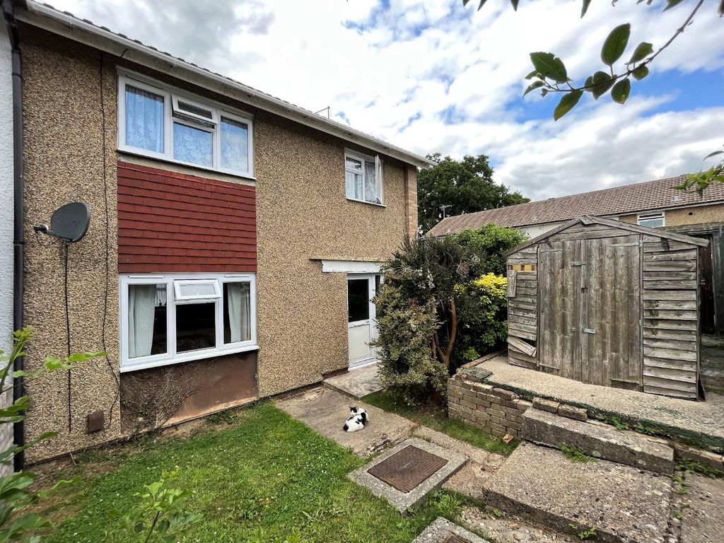 3 bed end terrace house for sale in Crundale Close, Ashford TN23, £