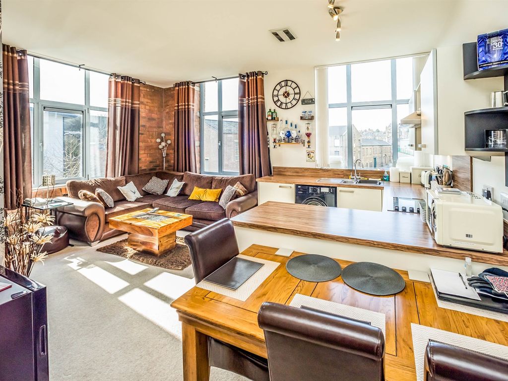 2 bed flat to rent in Dewsbury Road, Elland HX5 Zoopla