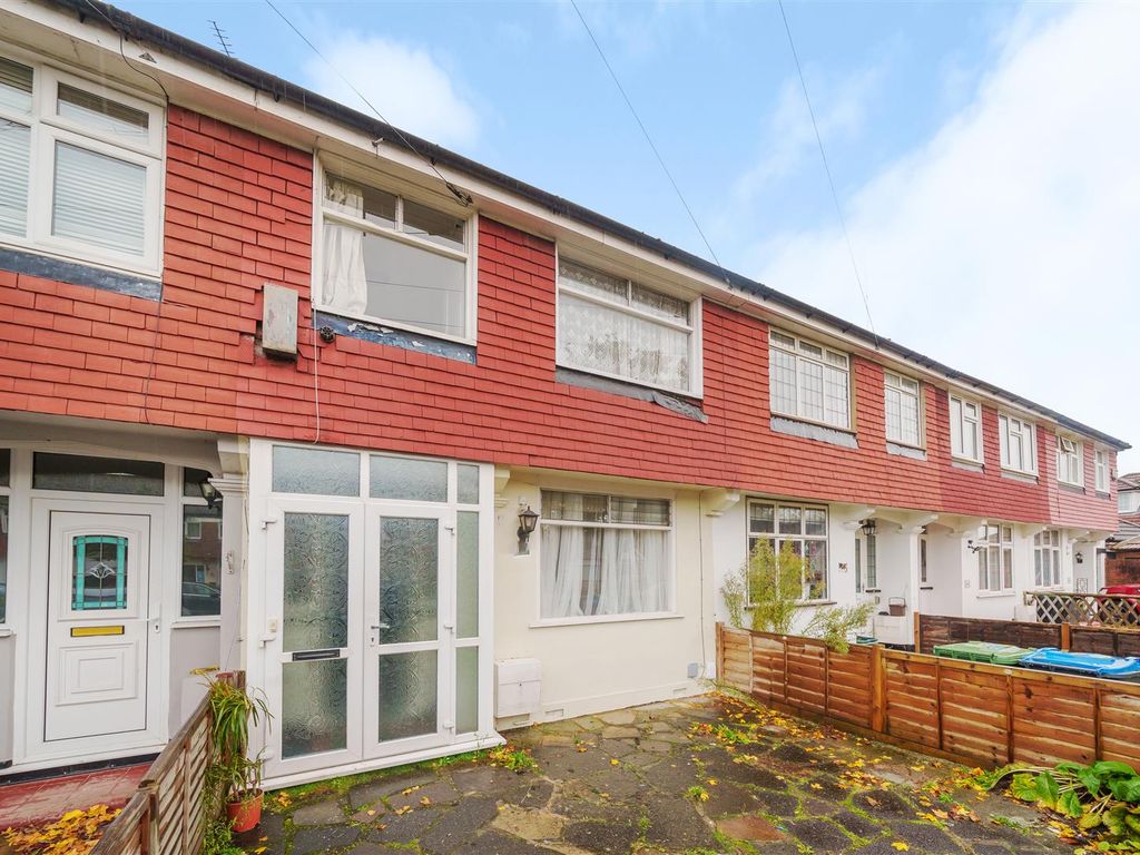 3 bed property for sale in Southwood Drive, Tolworth, Surbiton KT5, £