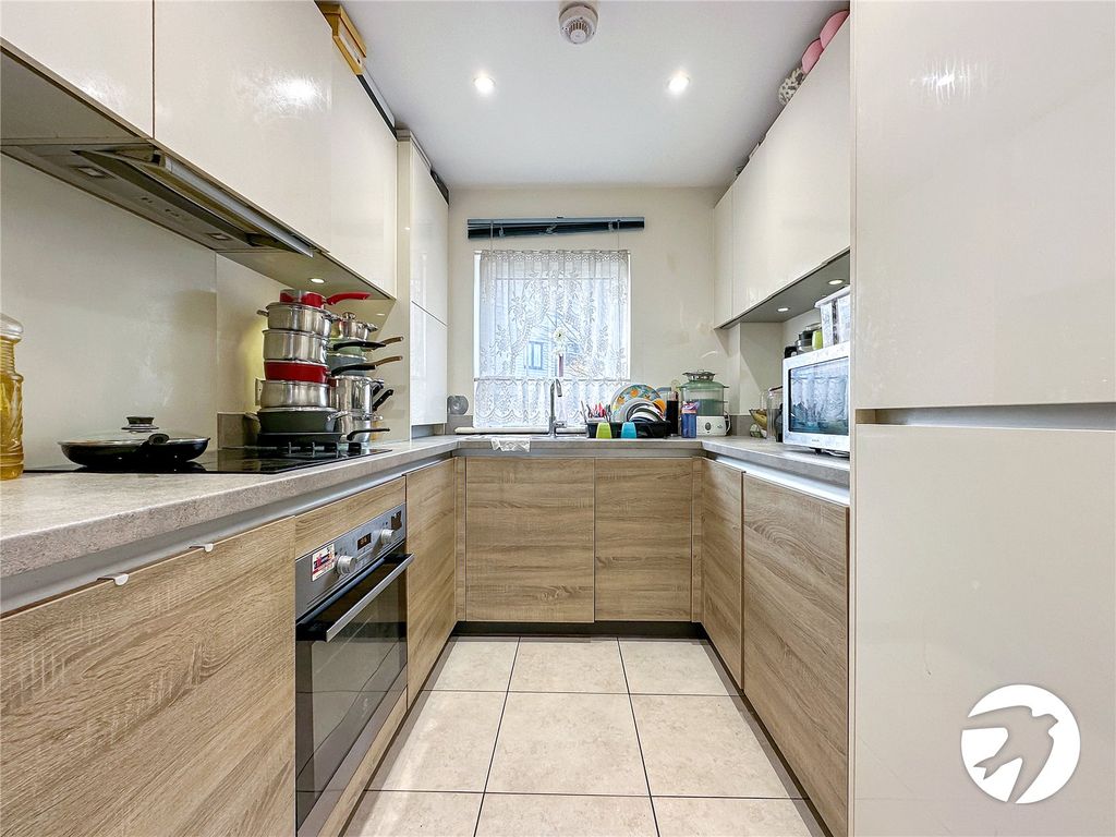 2 bed semidetached house for sale in Pilots View, Chatham, Kent ME4, £315,950 Zoopla