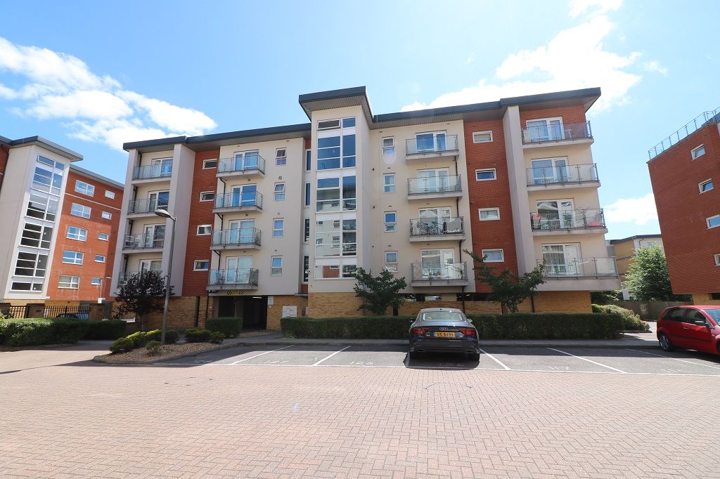2 bed flat to rent in Clarkson Court, Hatfield AL10, £1,450 pcm Zoopla