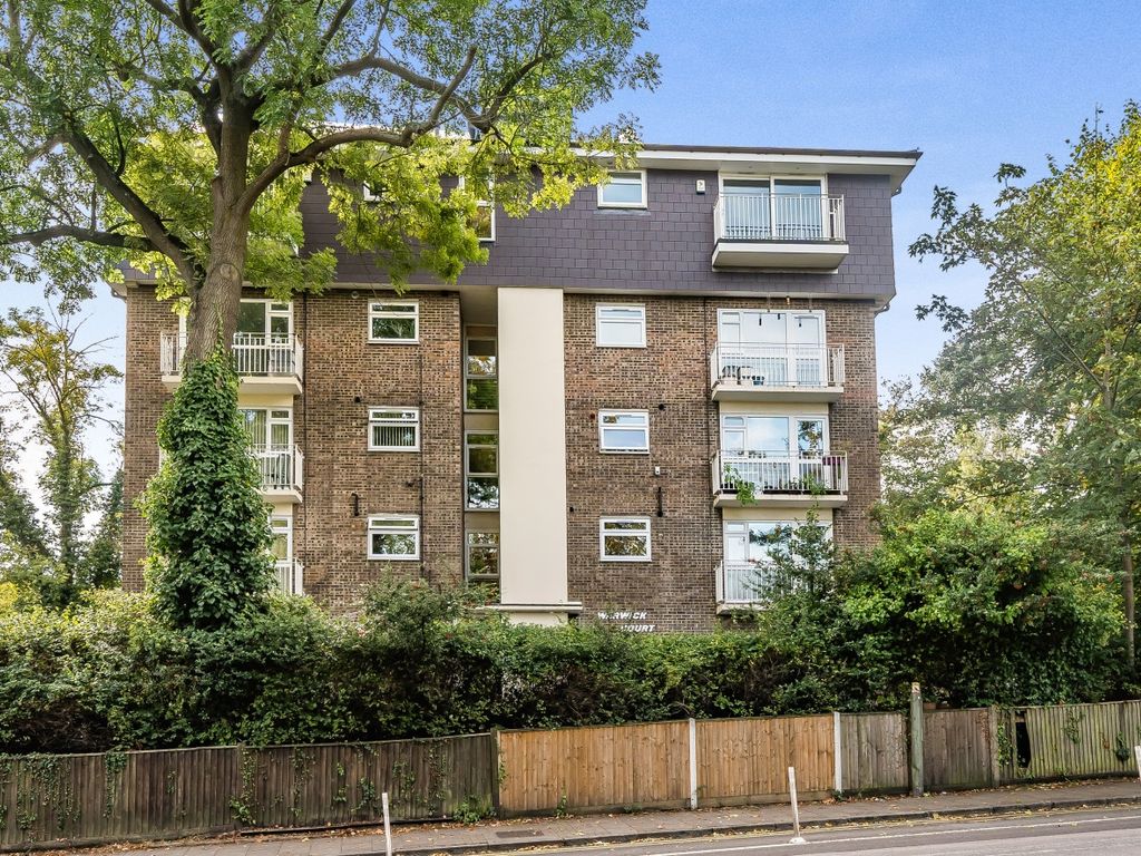 1 bed flat to rent in Park Hill Road, Shortlands, Bromley BR2, £1,800