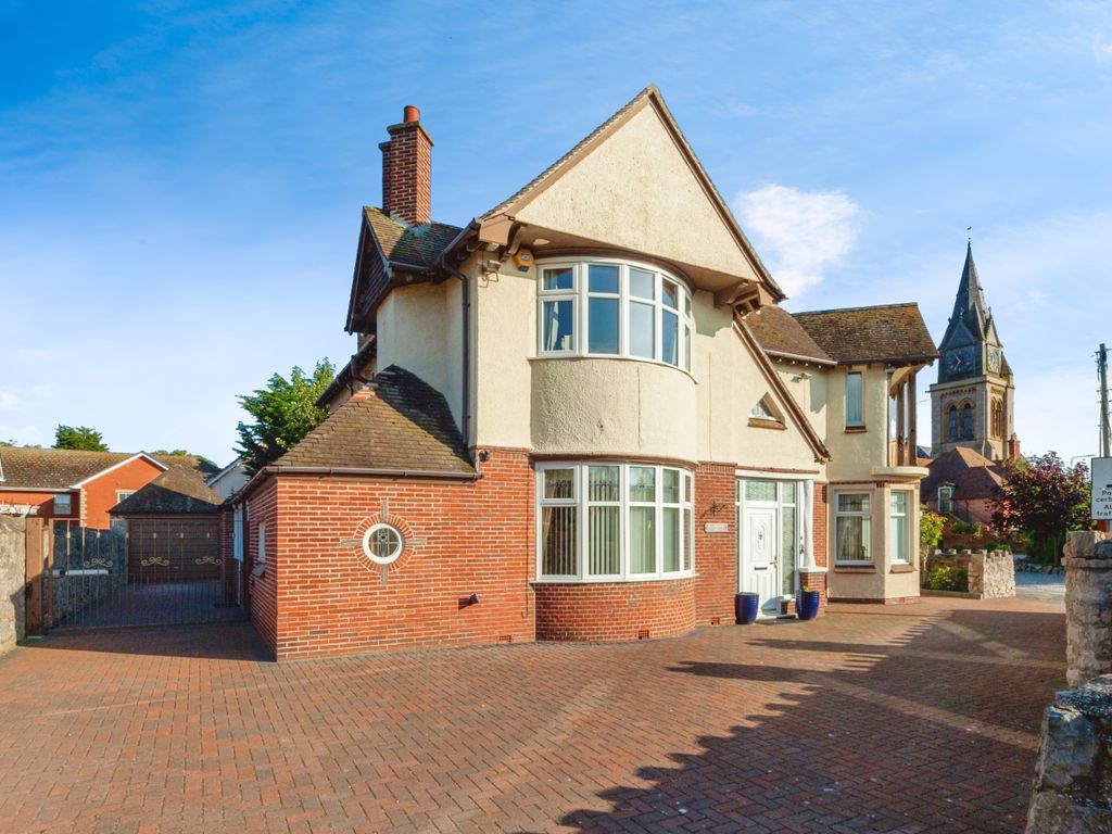 5 bed detached house for sale in Russell Road, Rhyl, Denbighshire LL18