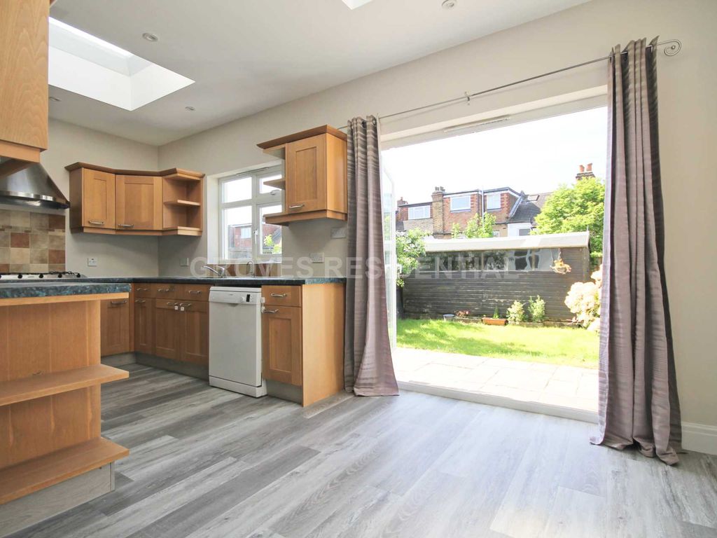 4 bed end terrace house to rent in Egerton Road, New Malden KT3 Zoopla