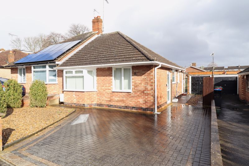 2 bed bungalow for sale in Wordsworth Drive, Bletchley, Milton Keynes