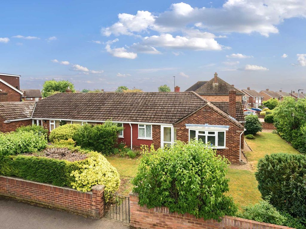 3 bed semidetached bungalow for sale in Bowhill, Bedford MK41 Zoopla