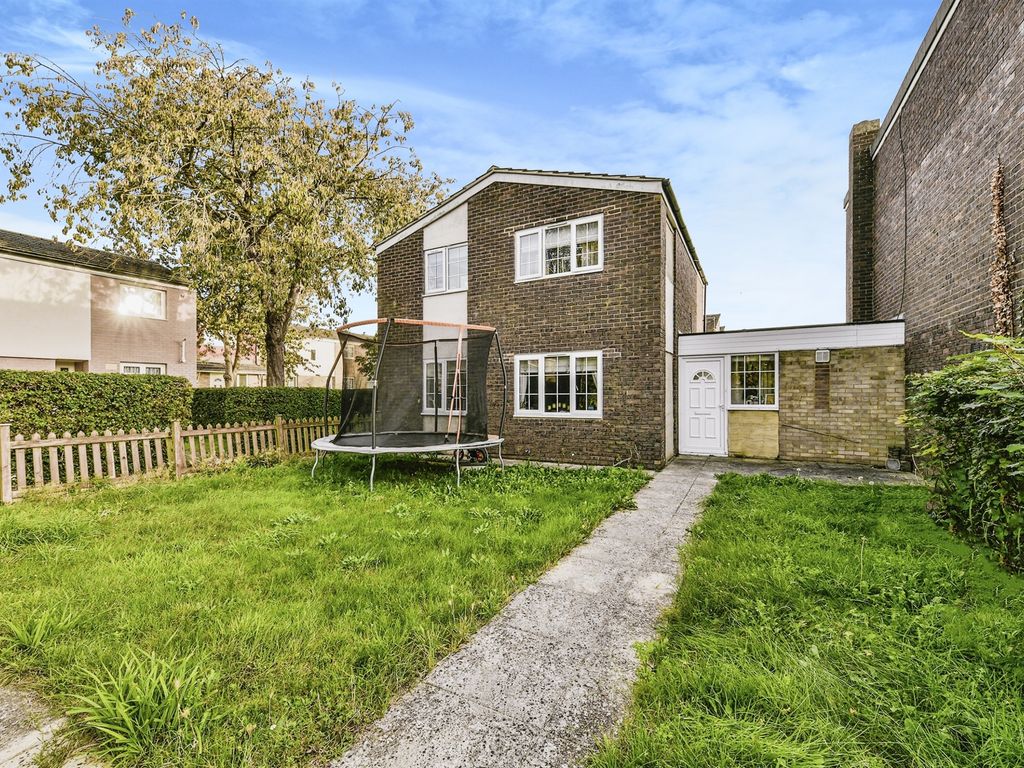 4 bed detached house for sale in Mildmay Road, Stevenage SG1, £400,000