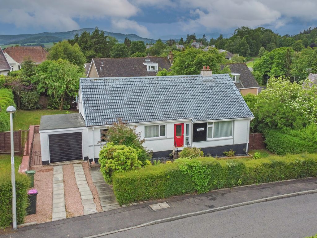 3 bed detached bungalow for sale in Montrose Avenue, Crieff PH7 Zoopla
