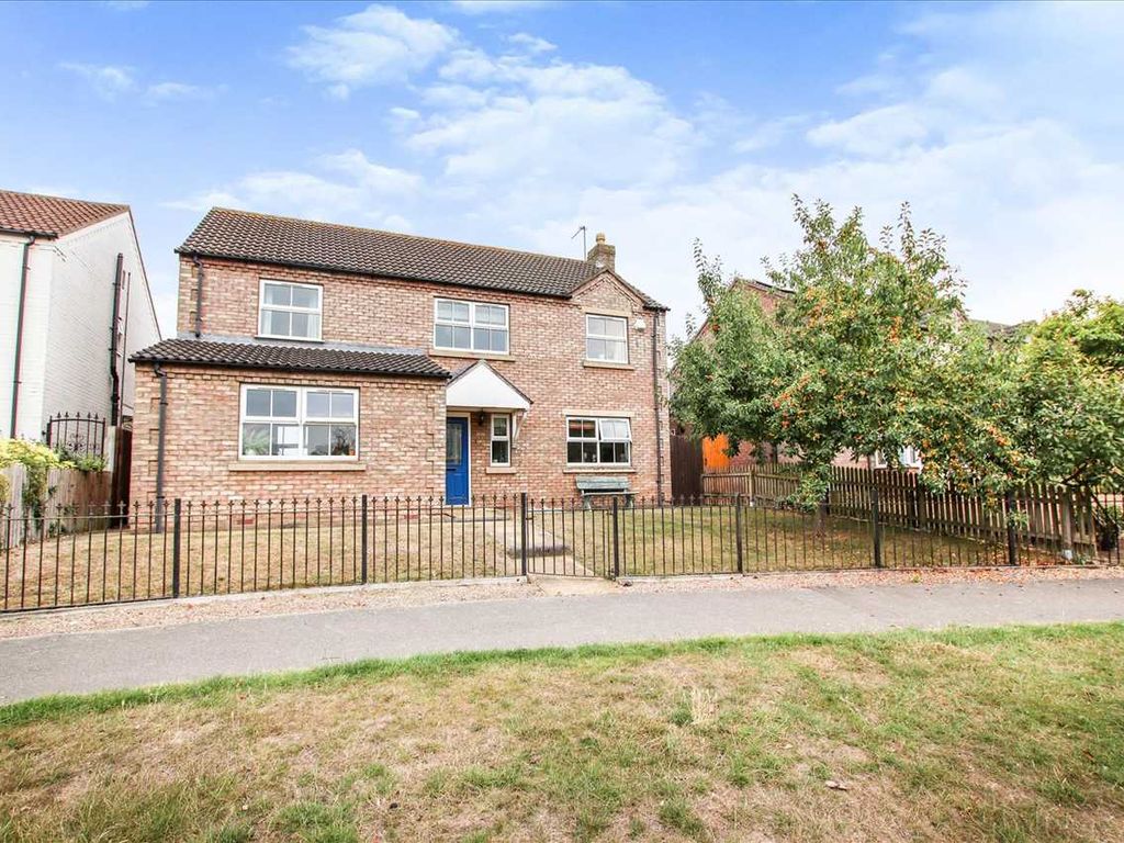 4 bed detached house for sale in Spring Close, Dunholme, Lincoln LN2