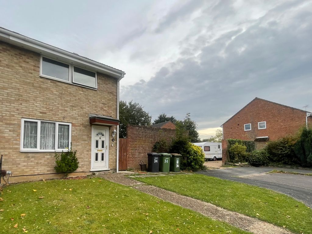 4 bed semidetached house to rent in Selwyn Gardens, Eastleigh SO50, £