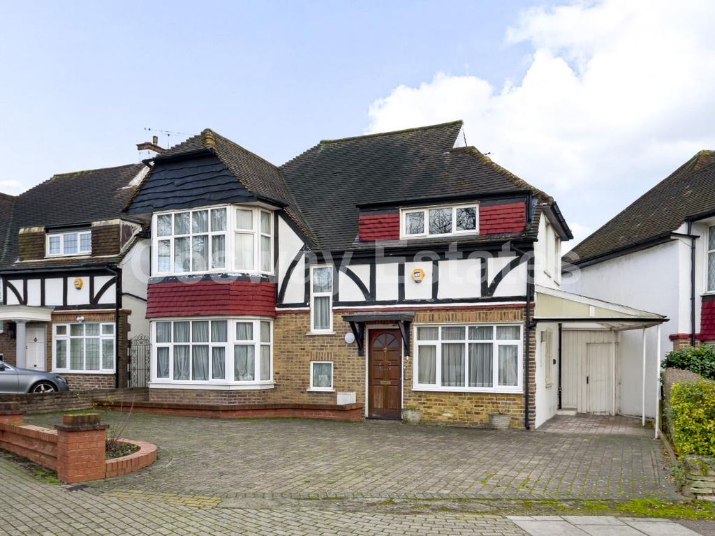 Parkside, London NW7  