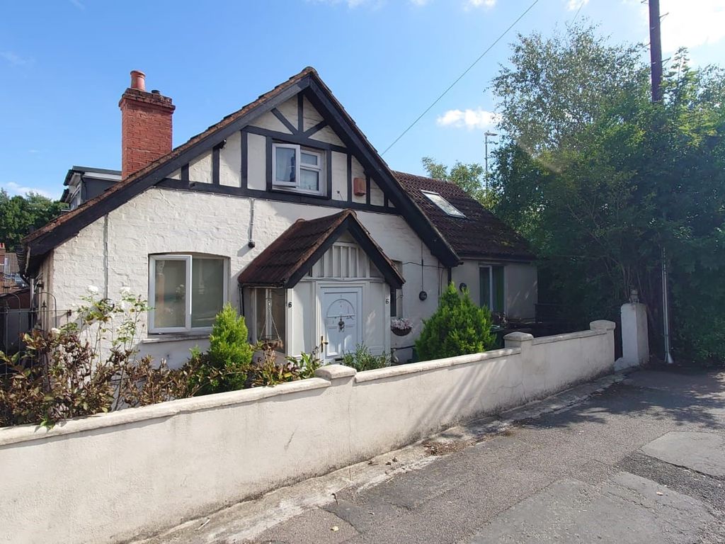 6 bed detached bungalow for sale in Clifton Road, Tunbridge Wells TN2
