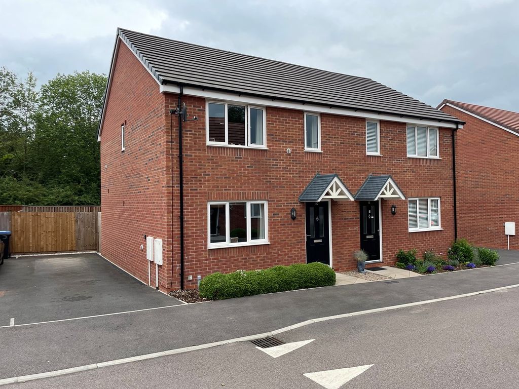 3 bed semidetached house for sale in Highway Close, Groby, Leicester LE6, £100,000 Zoopla