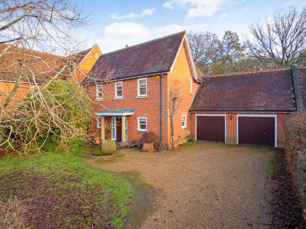 3 bed detached house for sale in Hazel Grove, Henley On Thames RG9 Zoopla