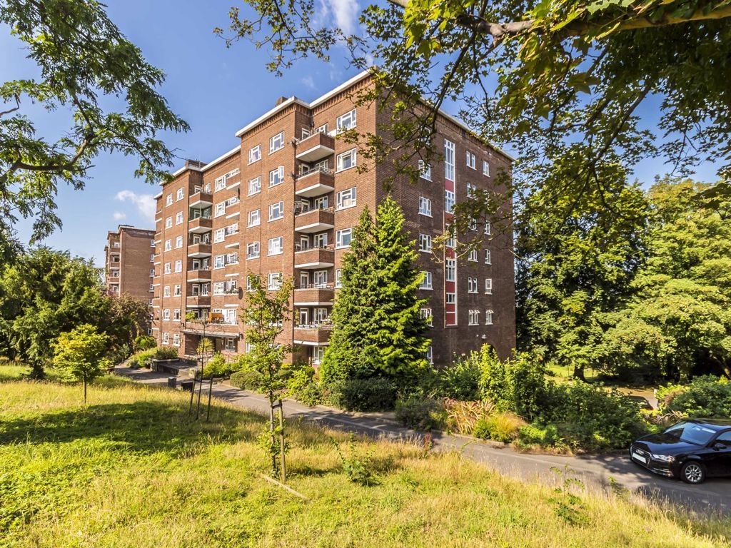 3 bed flat to rent in Kingston Hill, Kingston Upon Thames KT2 Zoopla