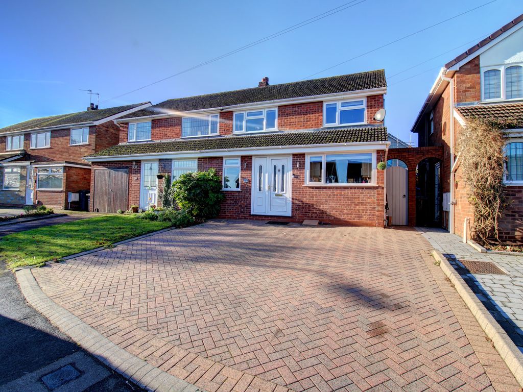 3 bed semidetached house for sale in Tudor Road, Burntwood WS7, £