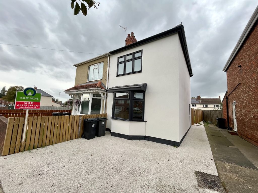 2 bed semidetached house to rent in Geneva Road, Darlington DL1, £725