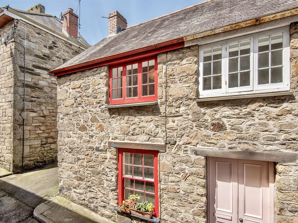 1 bed end terrace house for sale in New Street, Penryn TR10, £225,000