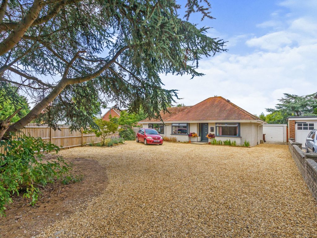3 bed bungalow for sale in Chichester Road, Bognor Regis PO21 Zoopla