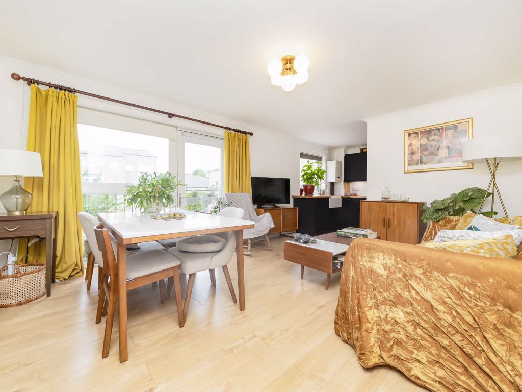 Jubilee Close, London NW10  