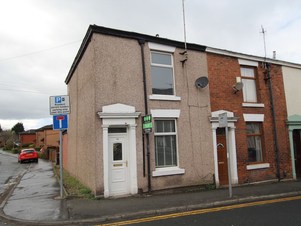 2 bed end terrace house to rent in Street, Blackburn BB2, £550