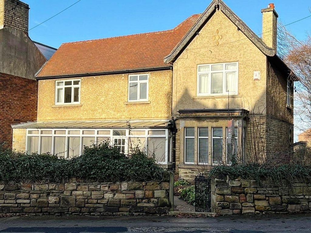 6 bed detached house for sale in Park Road, Barnsley S70 Zoopla