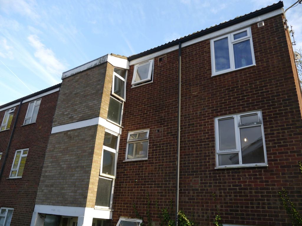 1 bed semidetached house to rent in Hillfield, Hatfield AL10, £1,150