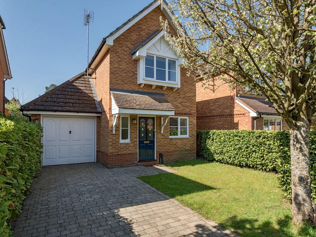 2 bed detached house for sale in Charvil Meadow Road, Charvil, Reading