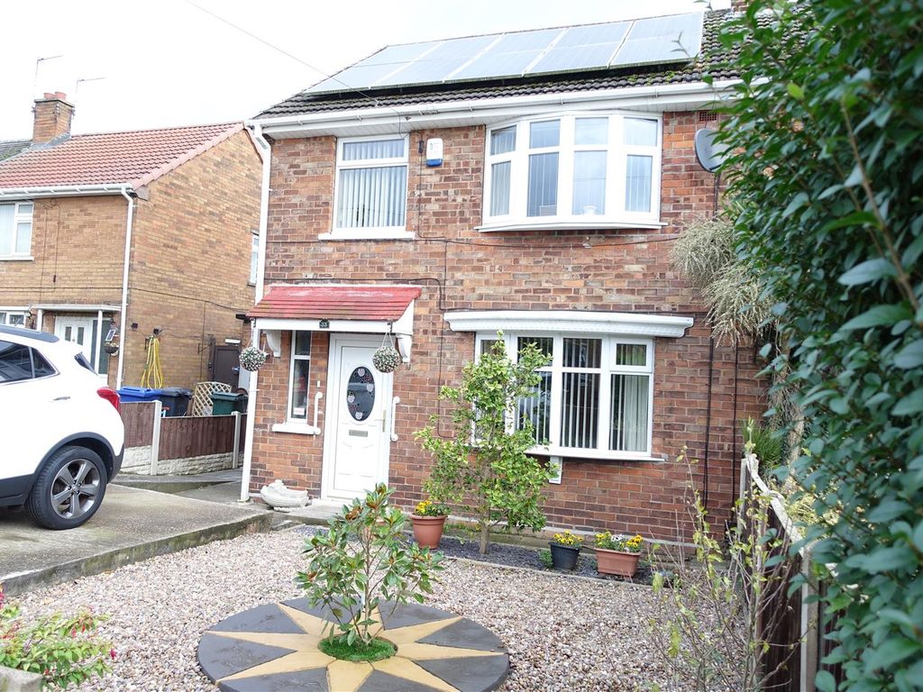 3 bed semidetached house for sale in Rowena Drive, Scawsby, Doncaster