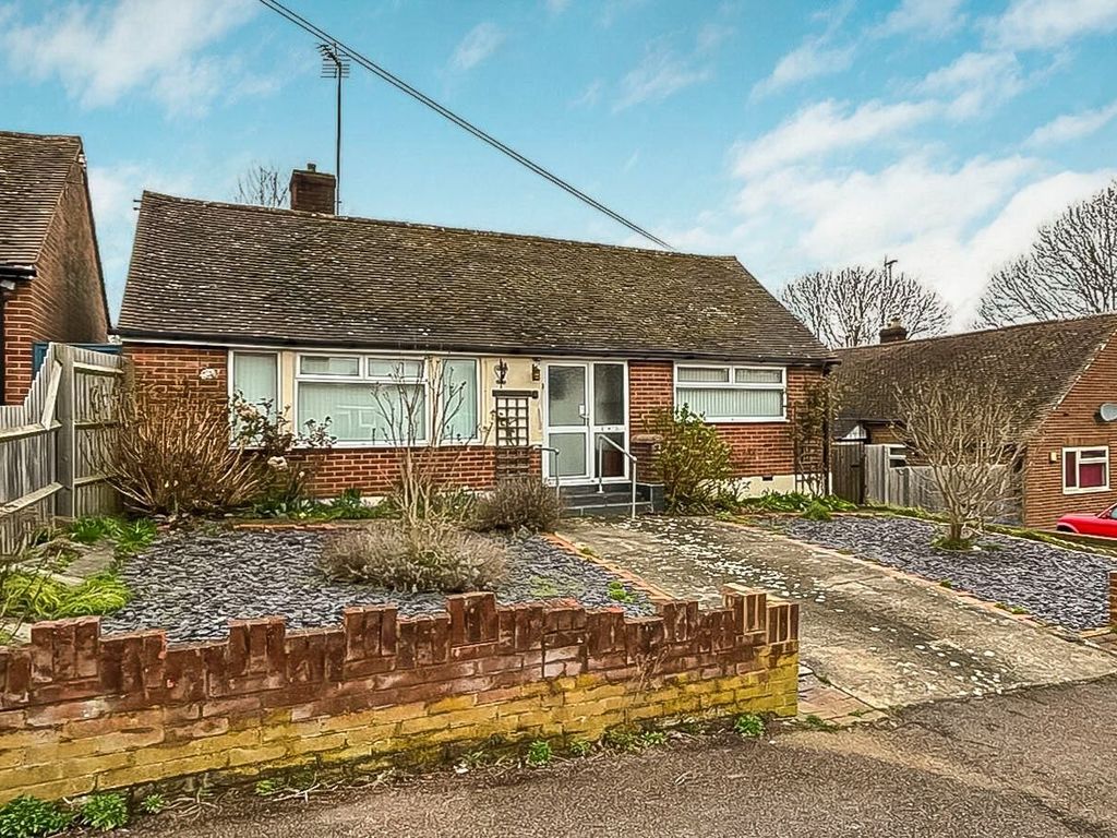 2 bed bungalow for sale in Church View, Banbury OX16, £315,000 Zoopla