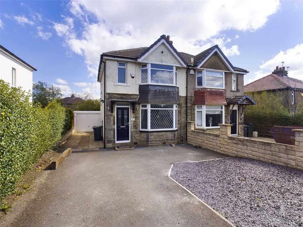 3 bed semidetached house for sale in Cooper Lane, Bradford, West