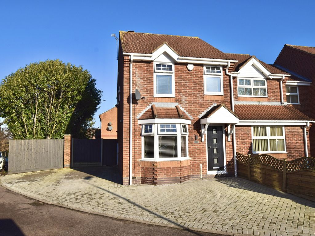 3 bed semidetached house for sale in Close, Hamilton LE5 Zoopla