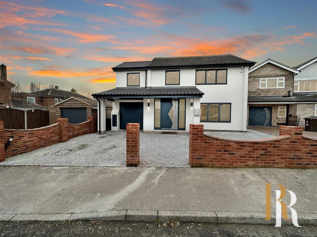 4 bed detached house for sale in Gordon Road, Dovercourt, Harwich CO12