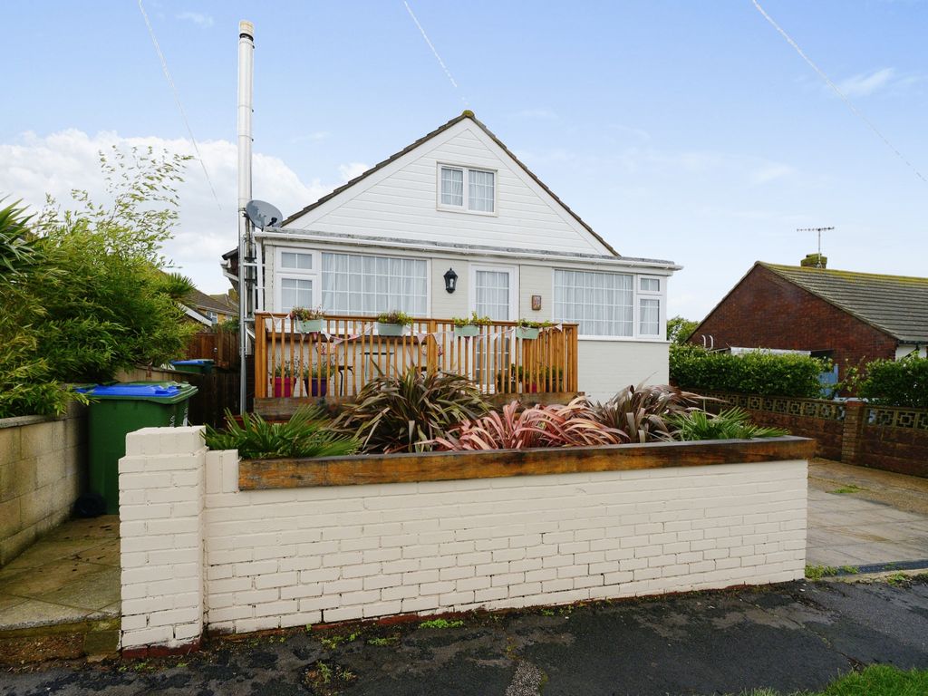 4 bed bungalow for sale in Bevendean Avenue, Saltdean, Brighton BN2