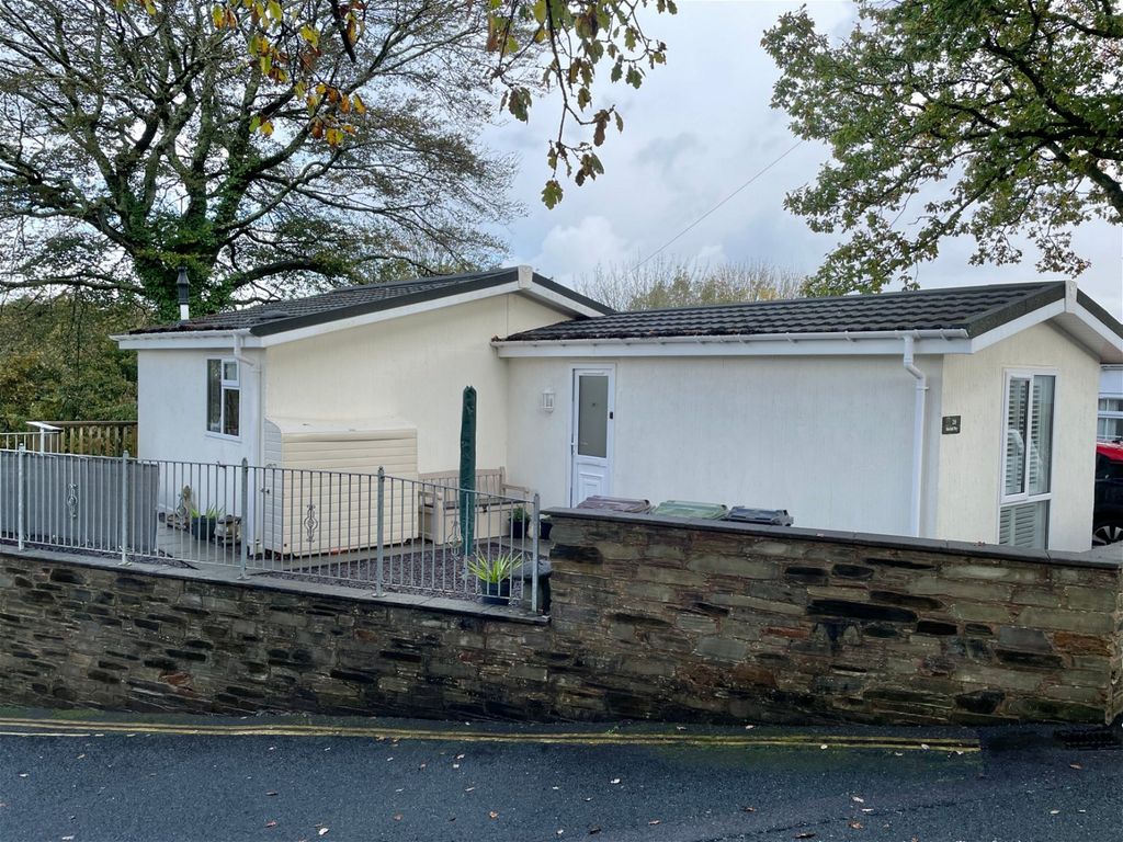 2 bed mobile/park home for sale in Glenfield Way, Glenholt Park