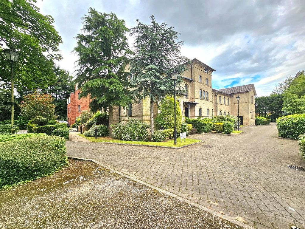 1 bed flat to rent in Upper Park Road, Rusholme, Manchester M14, £900