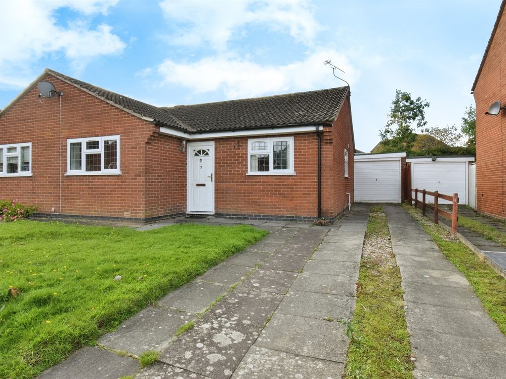 2 bed semidetached bungalow for sale in Ludlow Close, Oadby, Leicester
